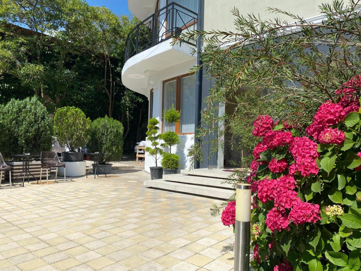 Hotel Golden Гагра Экстерьер фото