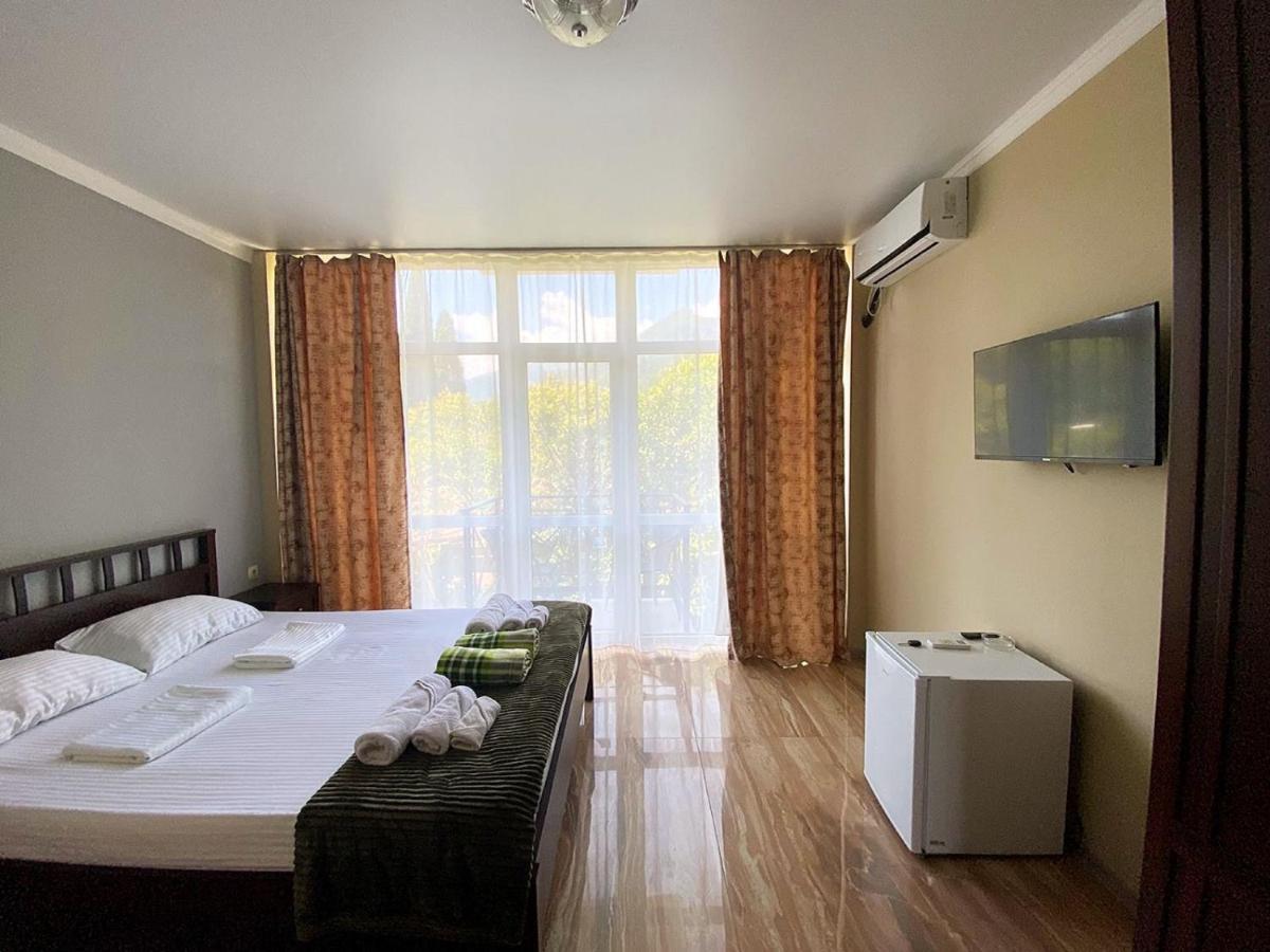 Hotel Golden Гагра Экстерьер фото